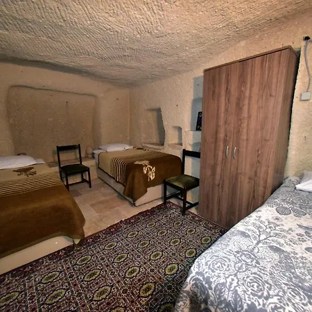 Mommys Cave House *