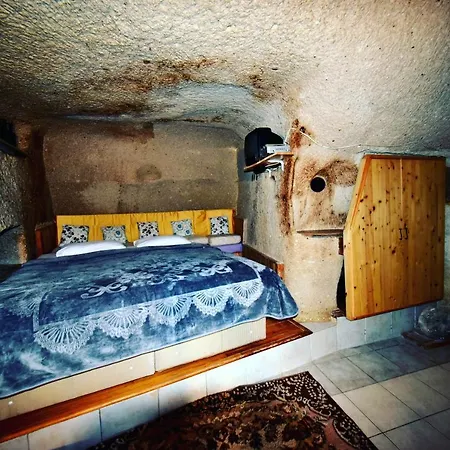 Mommys Cave House *
